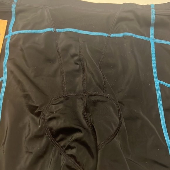 Danskin tech elements, size Lg racer top and size medium bike shorts preowned - Picture 9 of 11